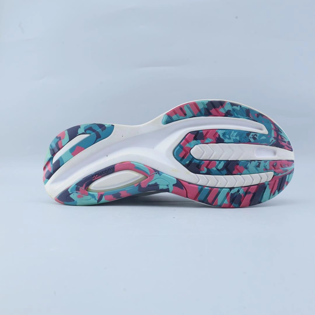 SAUCONY  GUIDE 15 Saucony sport shoe imagery