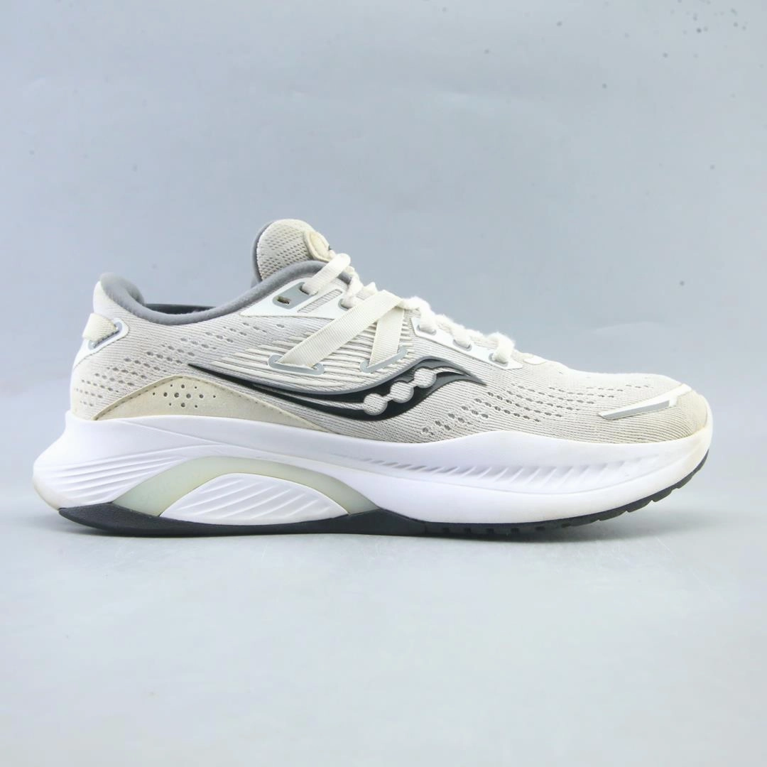 SAUCONY GUIDE 16 Saucony running shoe close-ups