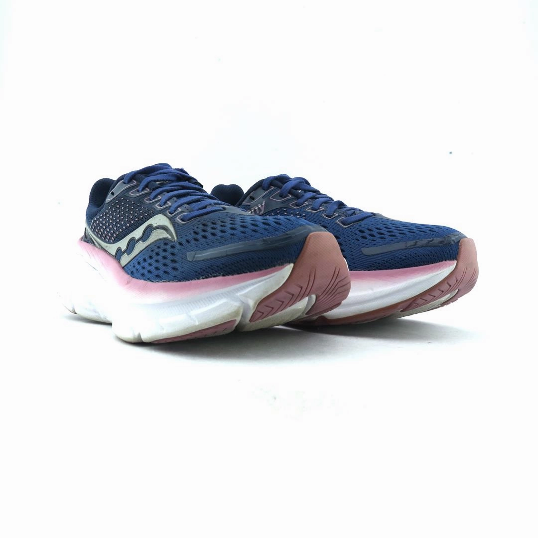 SAUCONY GUIDE 17 Saucony running shoe close-ups