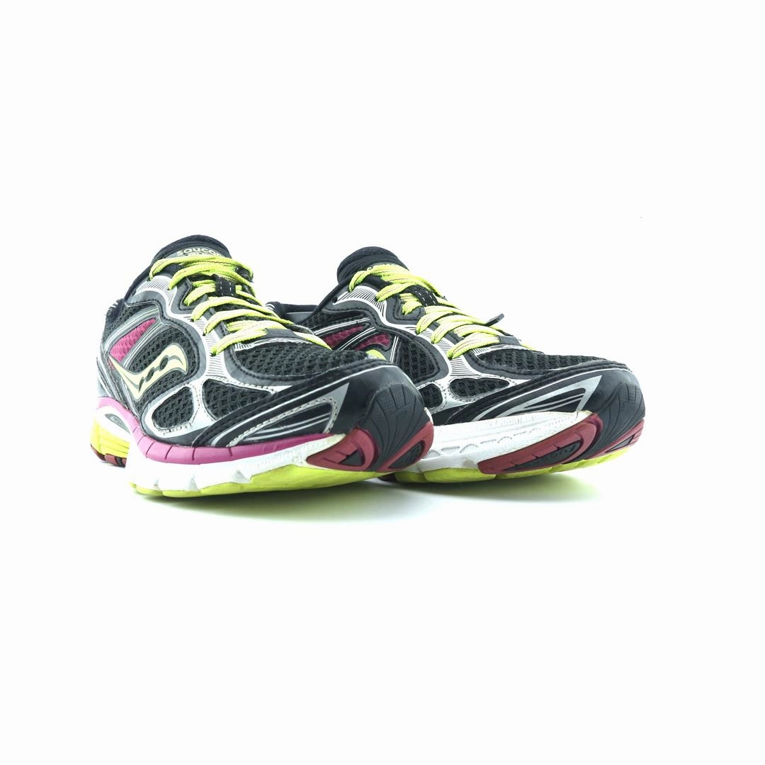 SAUCONY GUIDE 7 Saucony running shoe close-ups