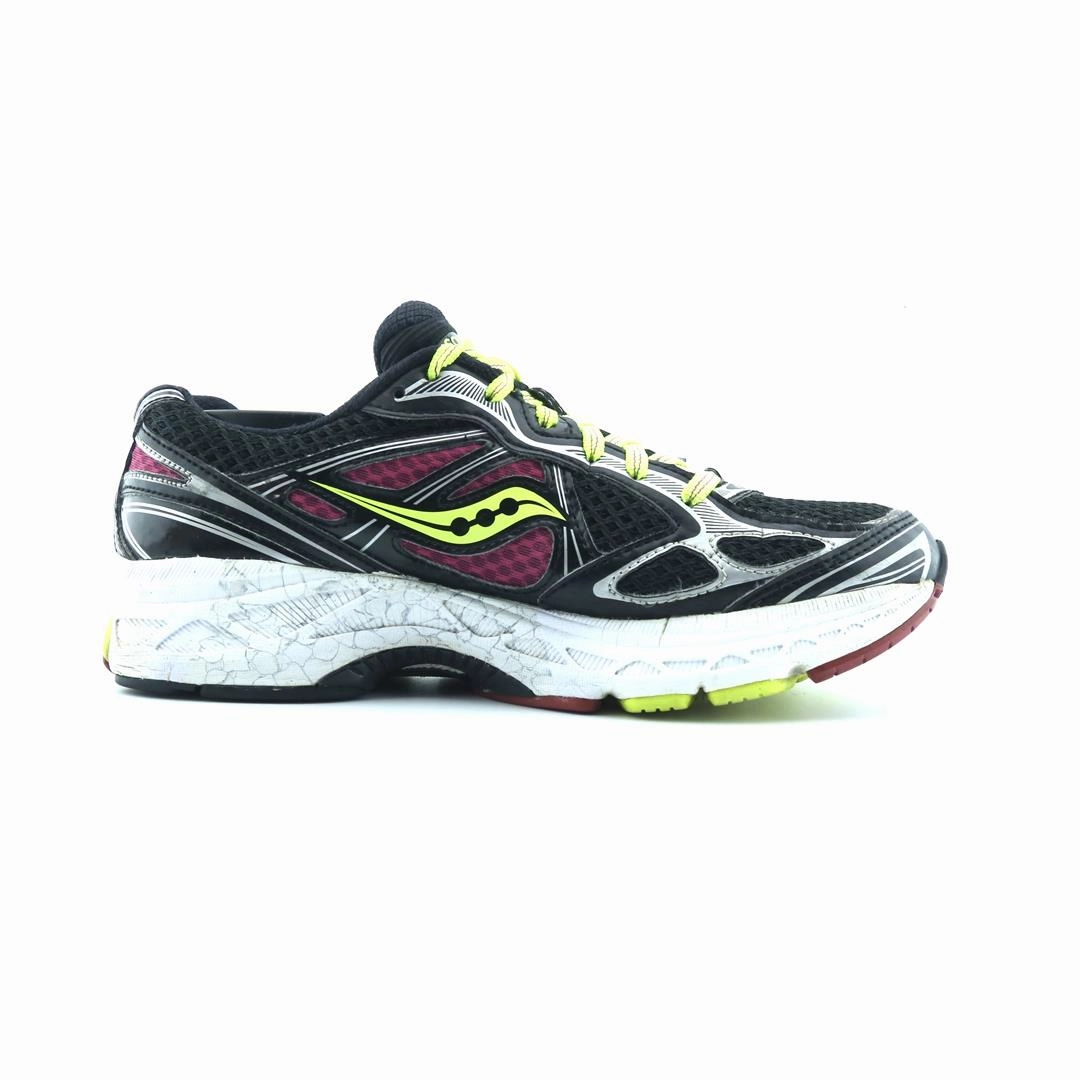 SAUCONY GUIDE 7 Saucony running shoe close-ups