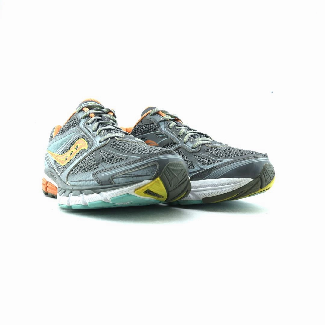 SAUCONY GUIDE 8 Saucony running shoe close-ups