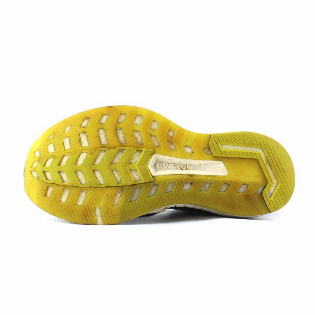 SAUCONY HURRICANE ISO 5 Saucony casual footwear looks