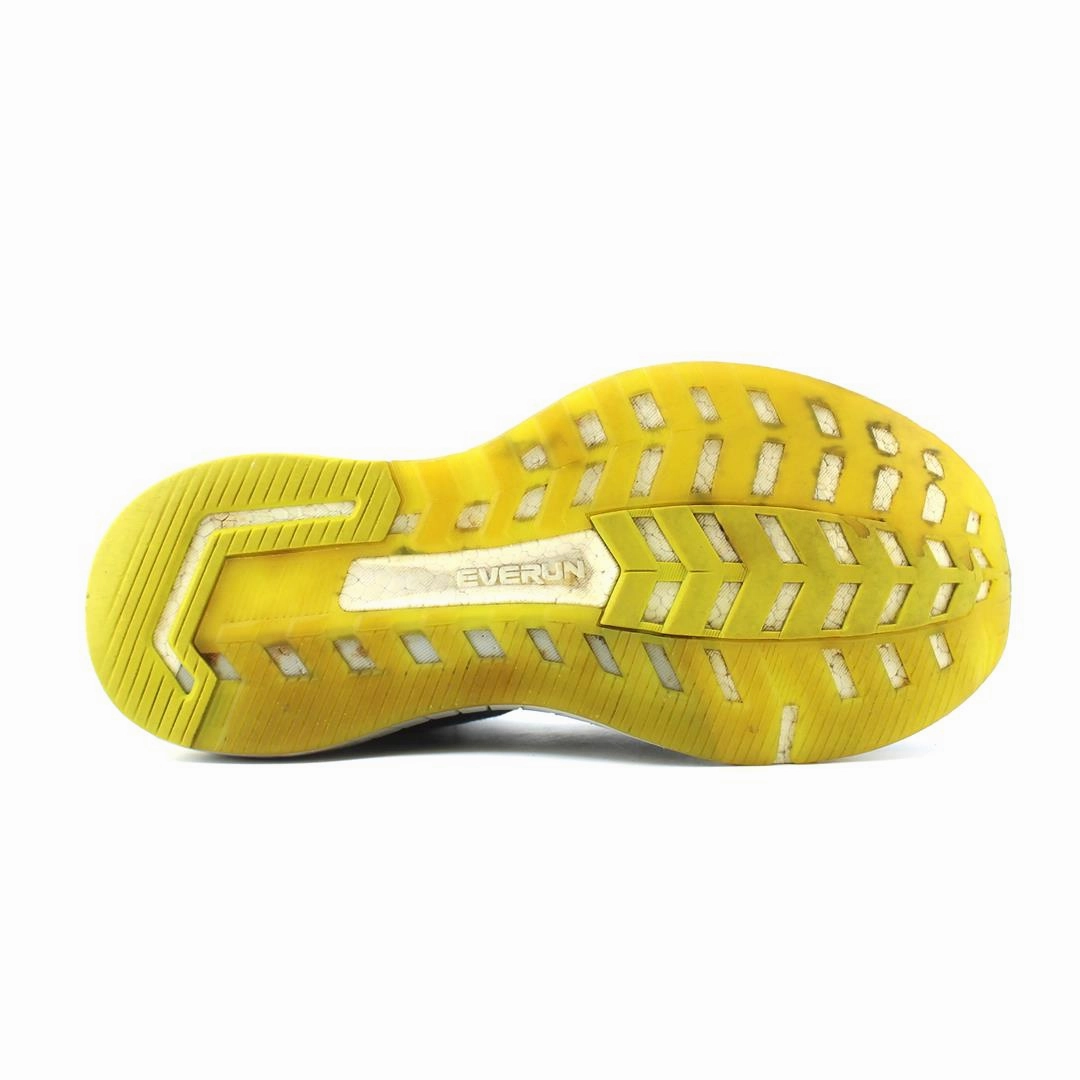 SAUCONY HURRICANE ISO 5 Saucony casual footwear looks