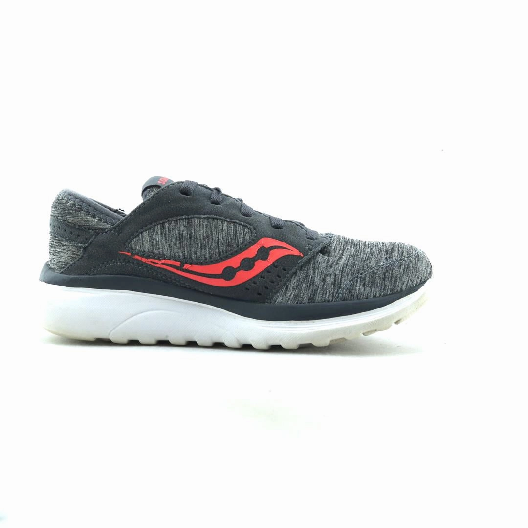 SAUCONY KINETA RELAY Saucony running shoe close-ups