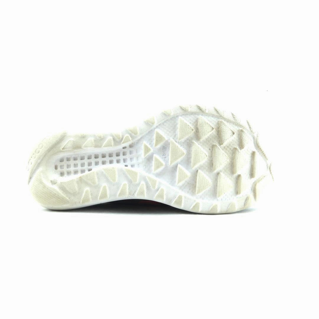 SAUCONY KINETA RELAY Saucony running shoe close-ups