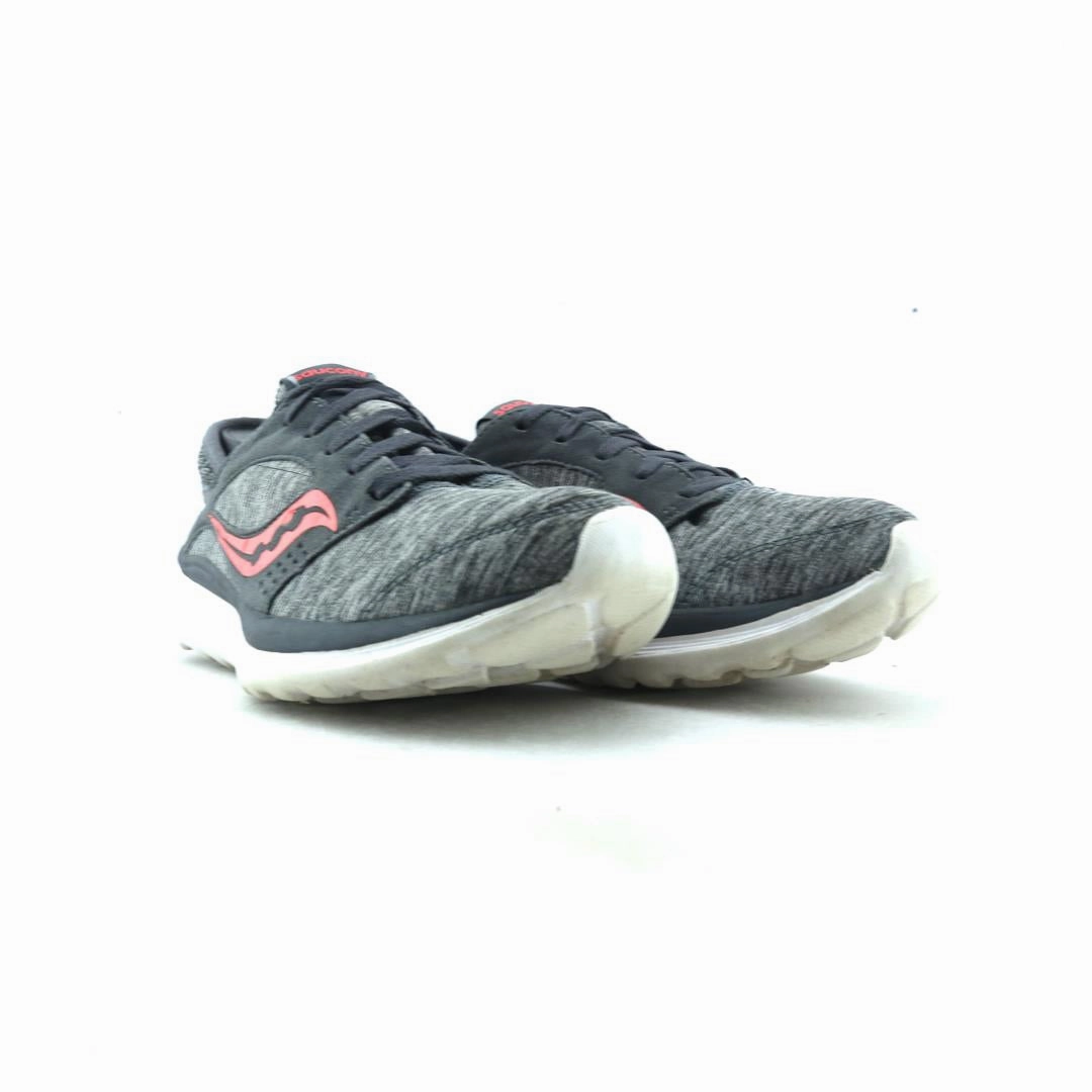 SAUCONY KINETA RELAY Saucony running shoe close-ups