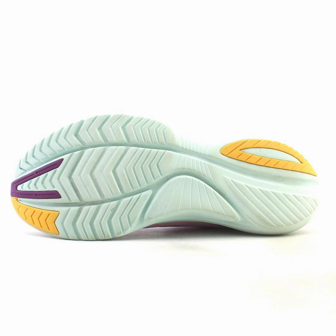 SAUCONY KINVARA 12 Saucony casual footwear looks