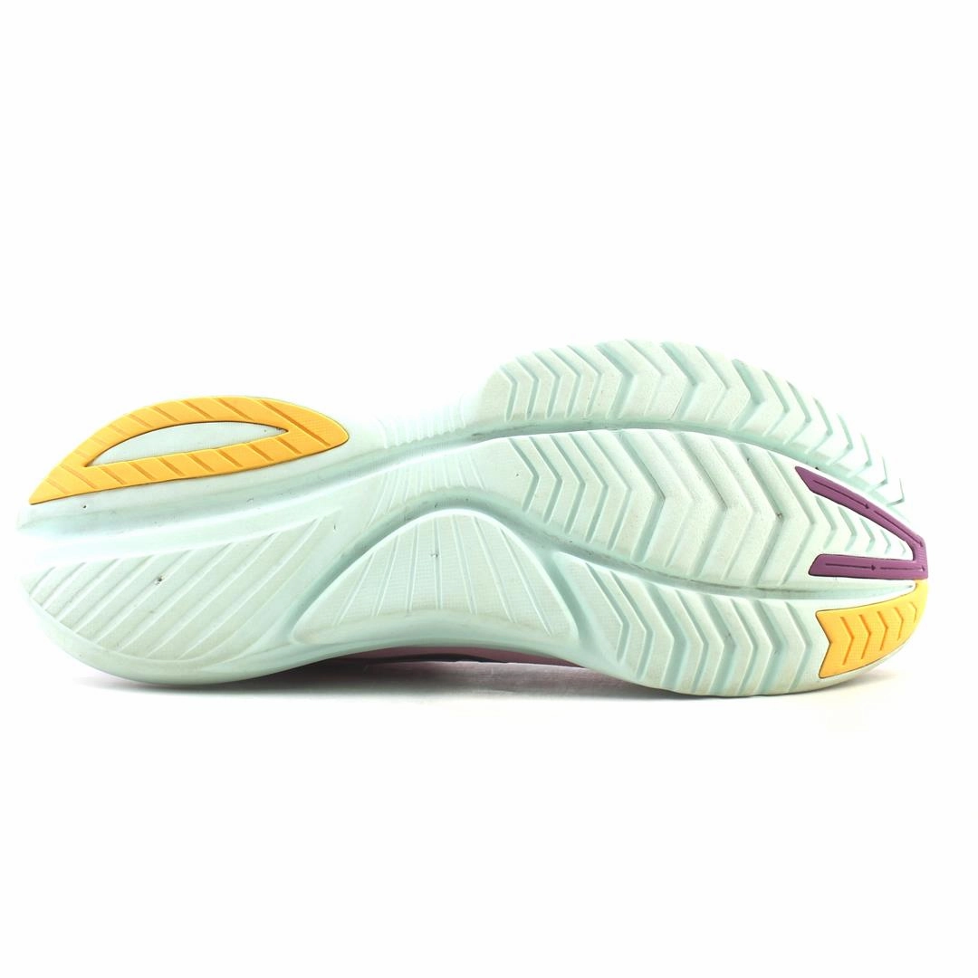 SAUCONY KINVARA 12 Saucony casual footwear looks