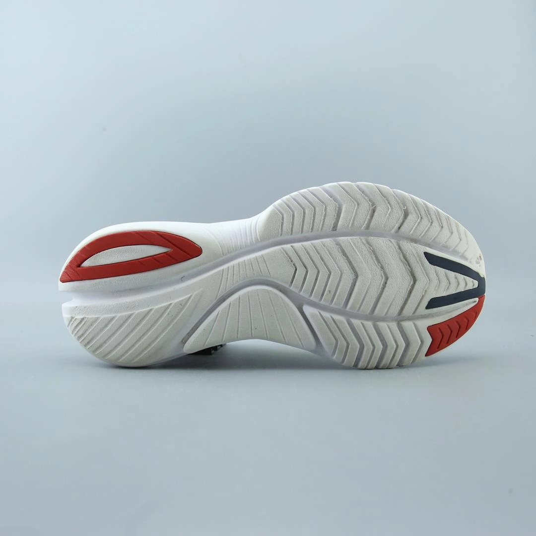 SAUCONY KINVARA 12 Saucony running shoe close-ups