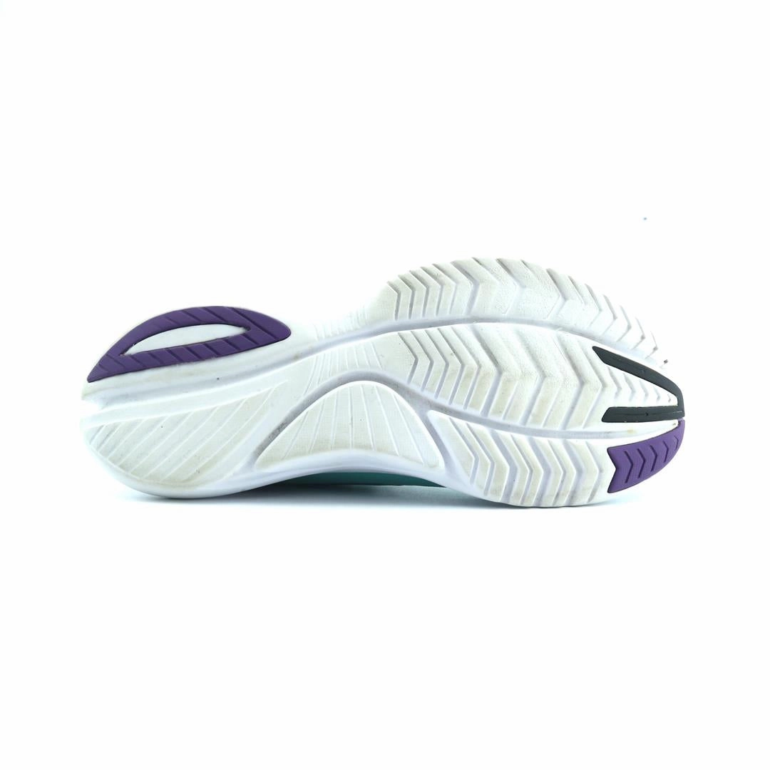 SAUCONY KINVARA 12 Saucony running shoe close-ups