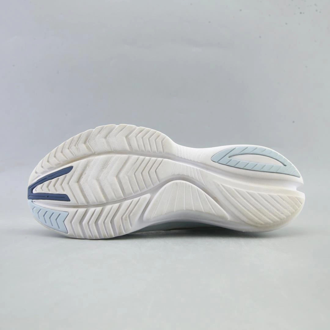 SAUCONY KINVARA 12 Saucony running shoe close-ups