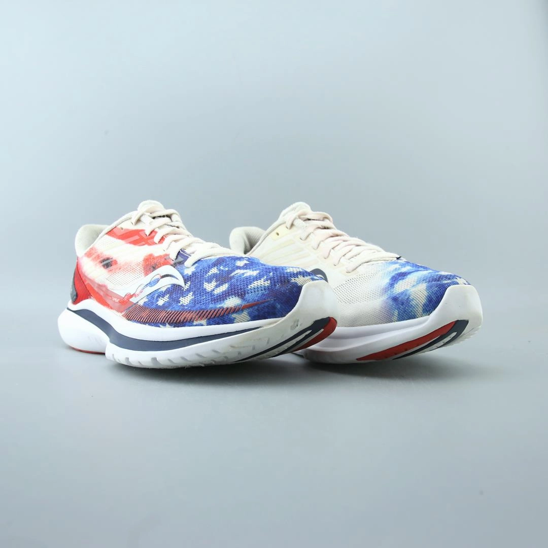 SAUCONY KINVARA 12 Saucony running shoe close-ups