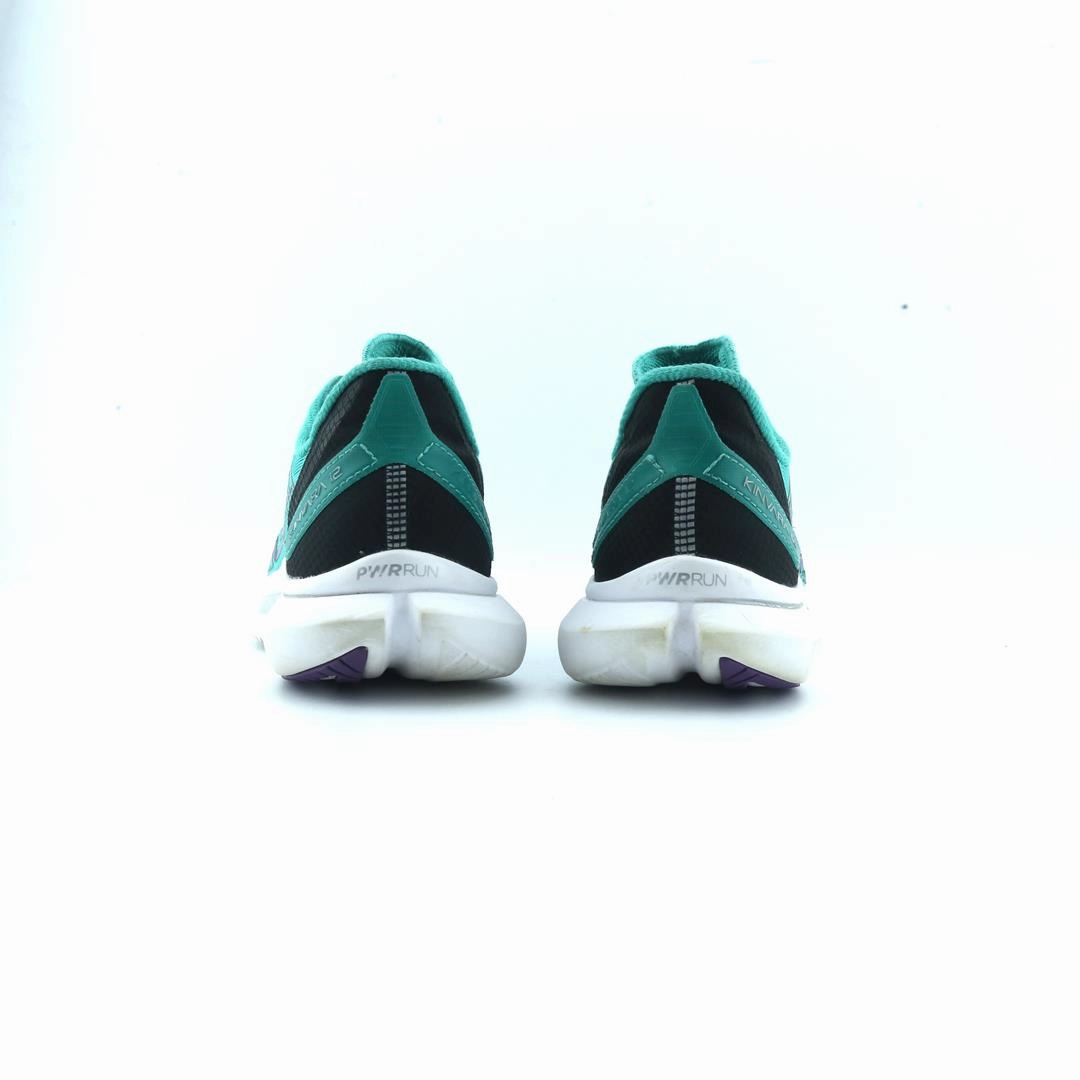 SAUCONY KINVARA 12 Saucony running shoe close-ups