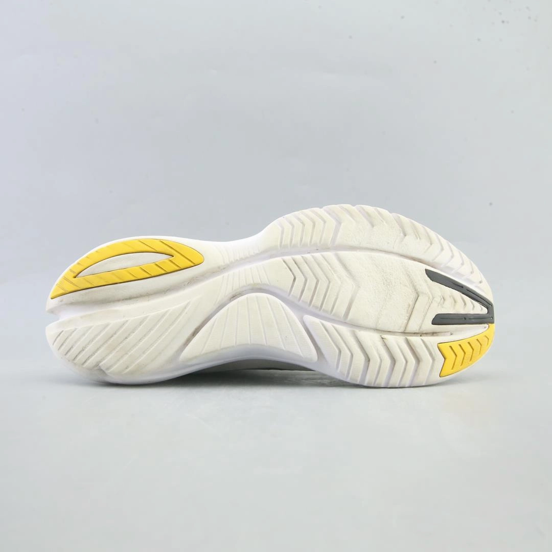SAUCONY KINVARA 12 Saucony sport shoe imagery