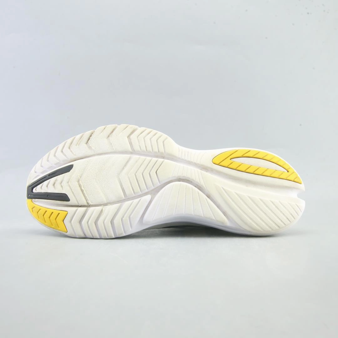 SAUCONY KINVARA 12 Saucony sport shoe imagery