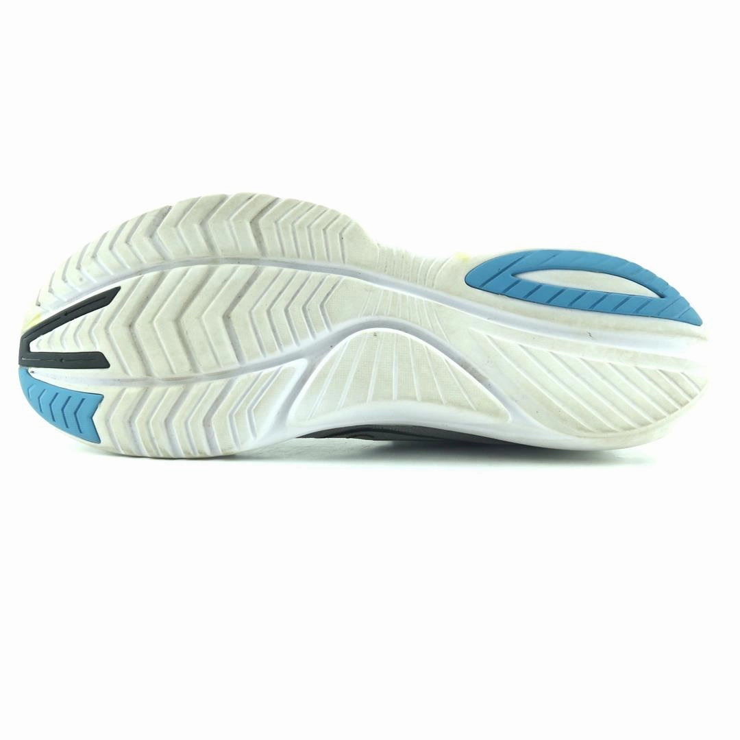 SAUCONY KINVARA 13 Saucony running shoe close-ups