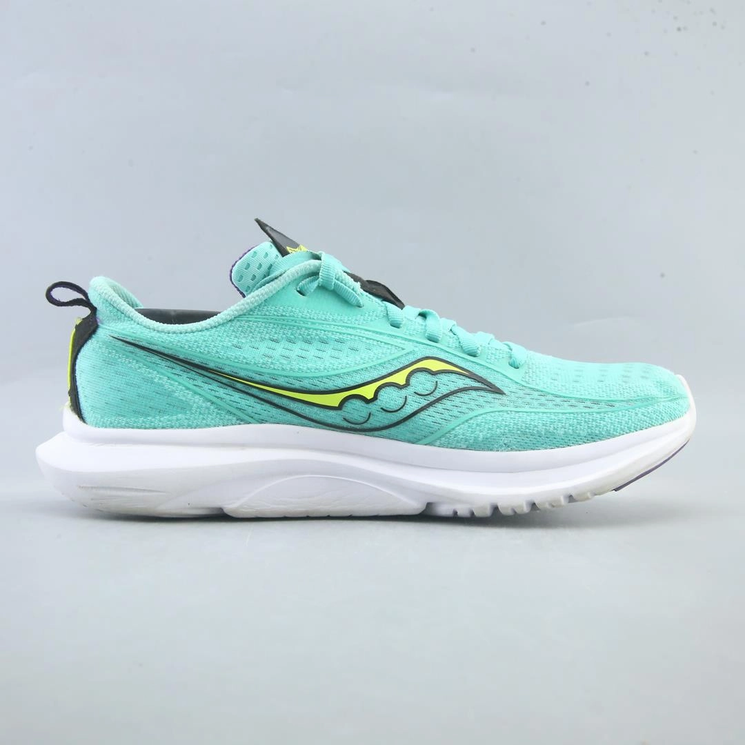 SAUCONY KINVARA 13 Saucony running shoe close-ups