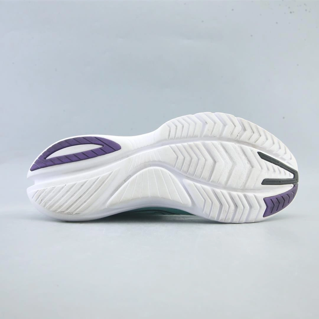 SAUCONY KINVARA 13 Saucony running shoe close-ups