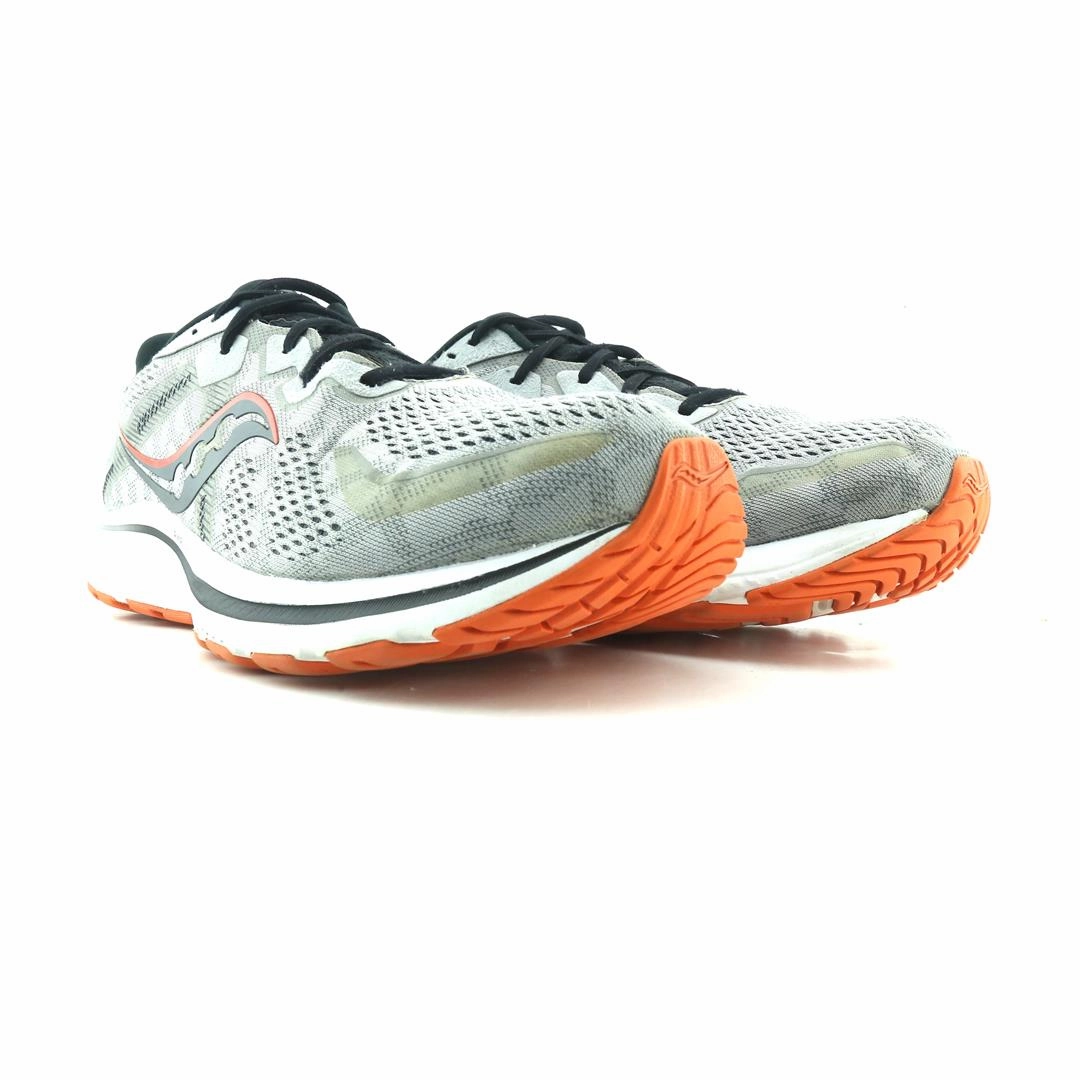 SAUCONY OMNI 20 Saucony running shoe close-ups