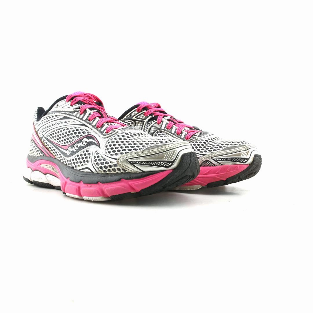SAUCONY POWERGRID TRIUMPH 9 Saucony casual footwear looks
