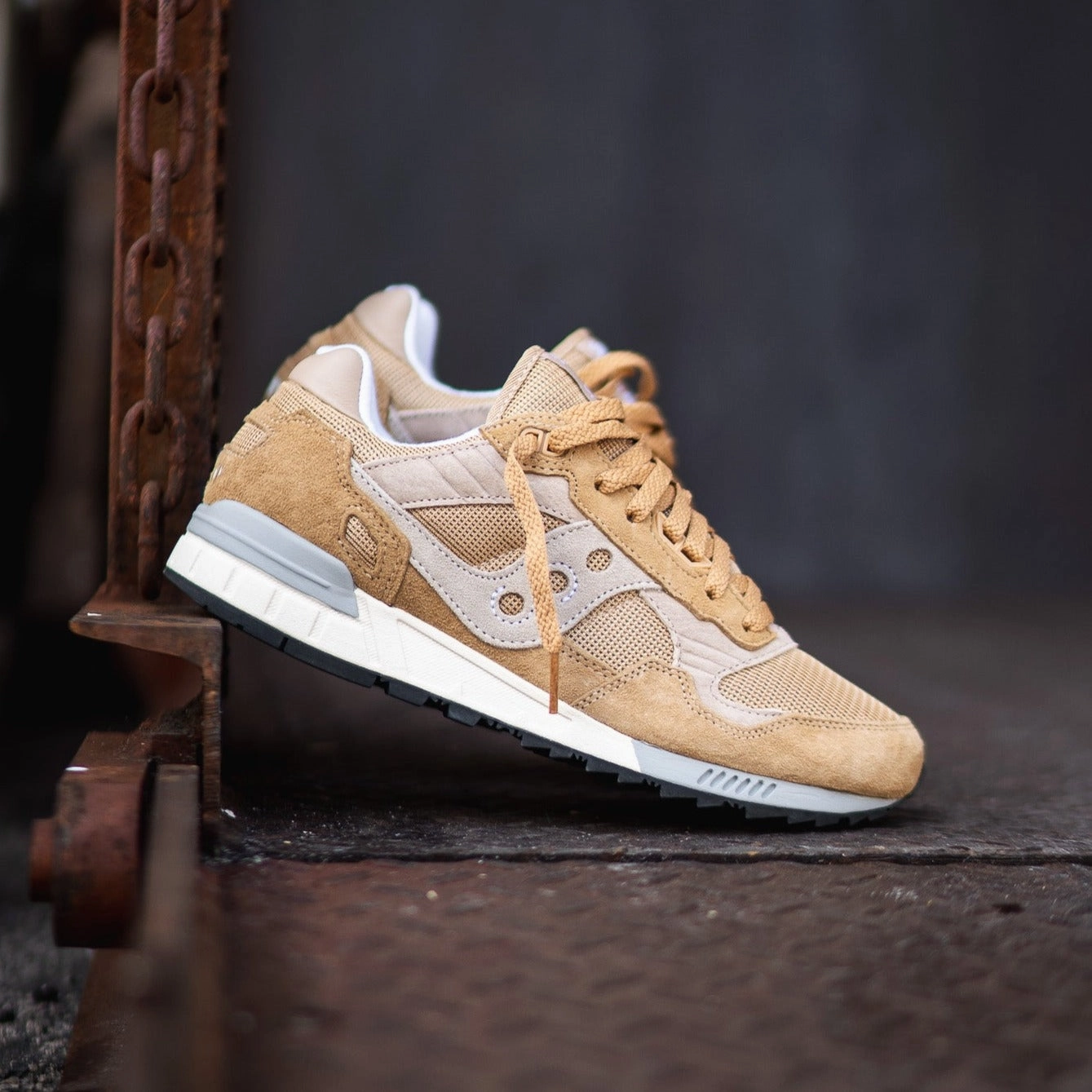 Saucony Shadow 5000 (Tan) Saucony all-day comfort athletic sneakers