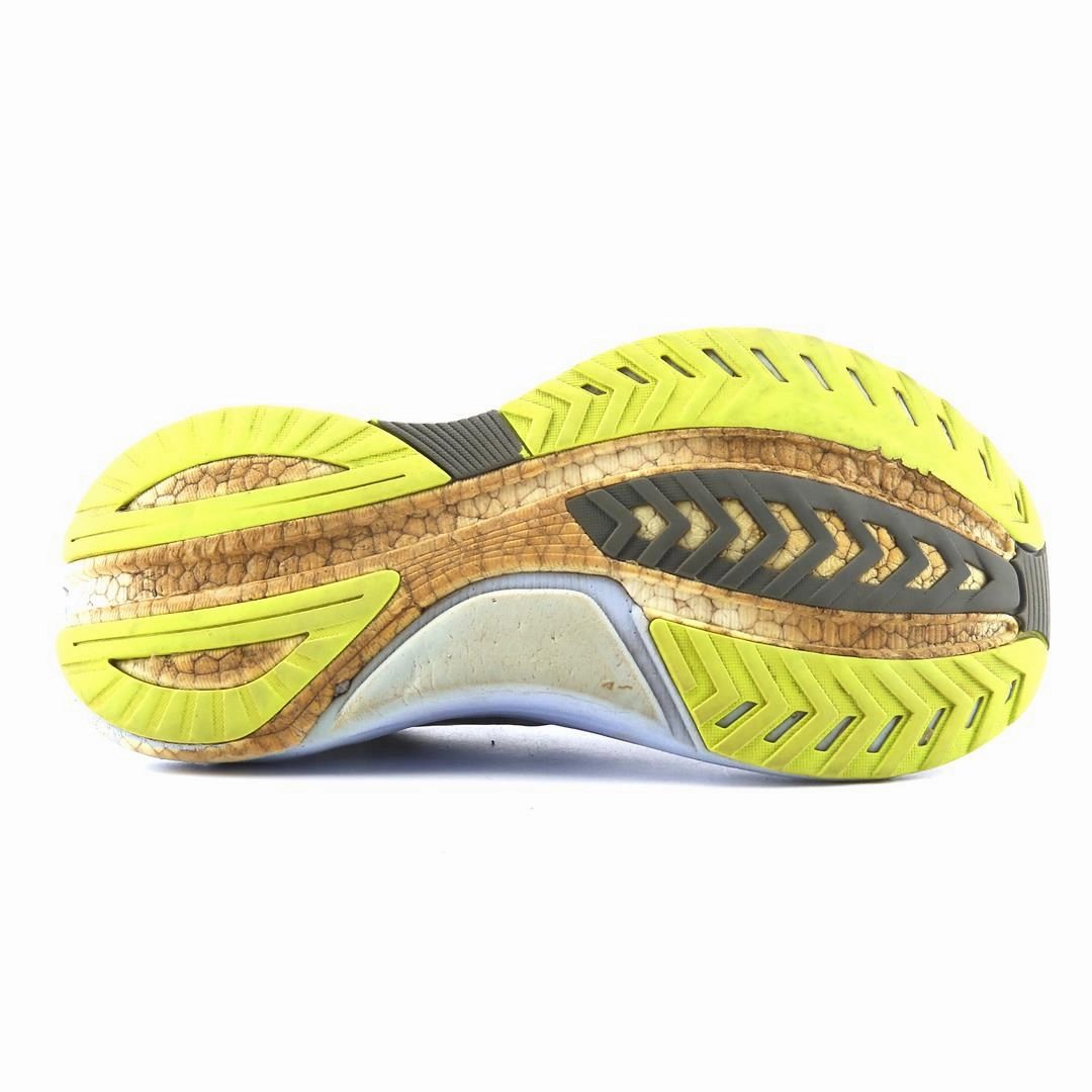 SAUCONY TEMPUS Saucony casual footwear looks