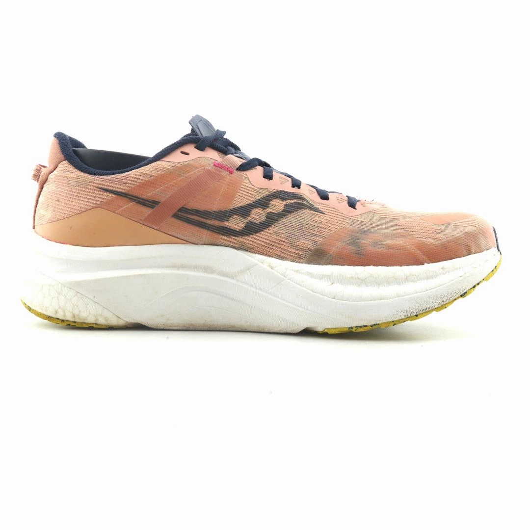 SAUCONY TEMPUS Saucony running shoe close-ups