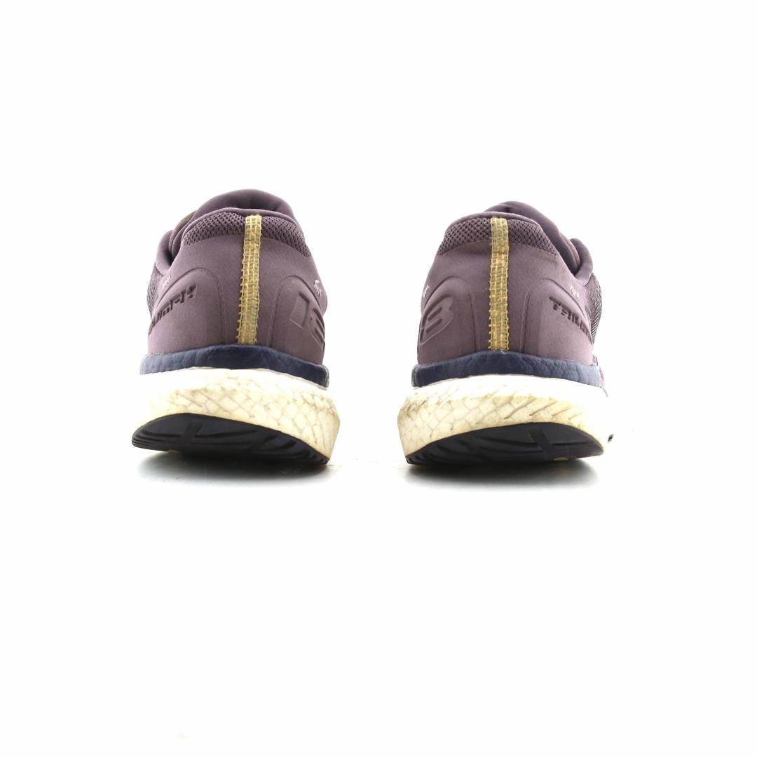SAUCONY TRIUMPH 18 Saucony casual footwear looks