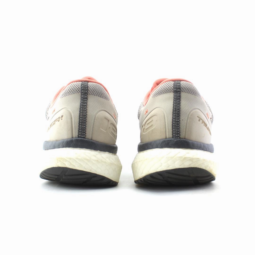 SAUCONY  TRIUMPH 18 Saucony casual footwear looks