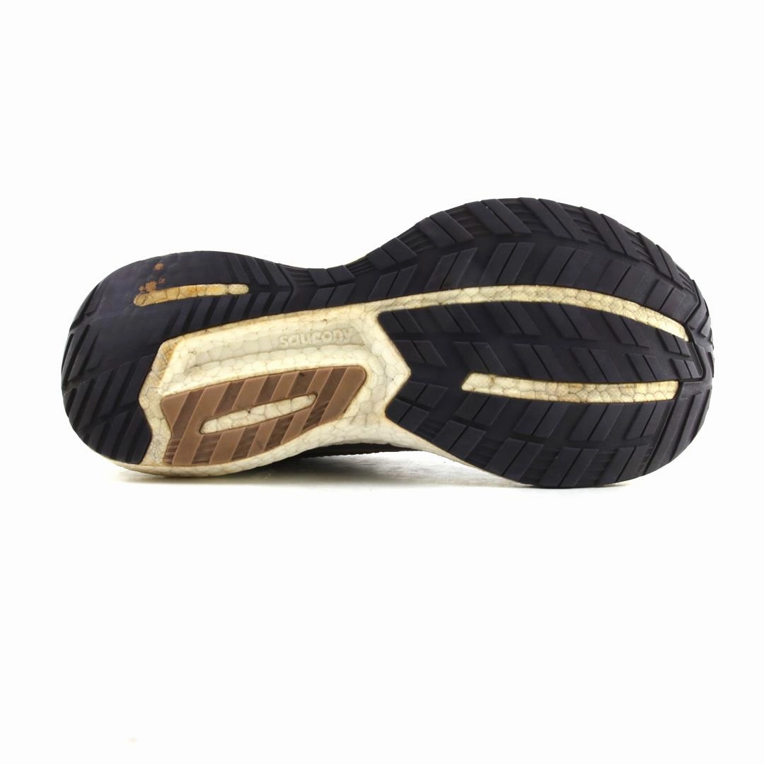 SAUCONY TRIUMPH 18 Saucony casual footwear looks