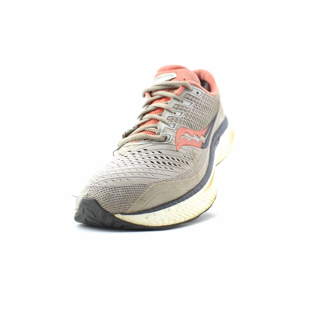 SAUCONY TRIUMPH 18 Saucony running shoe close-ups