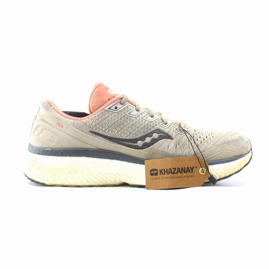 SAUCONY TRIUMPH 18 Saucony running shoe close-ups