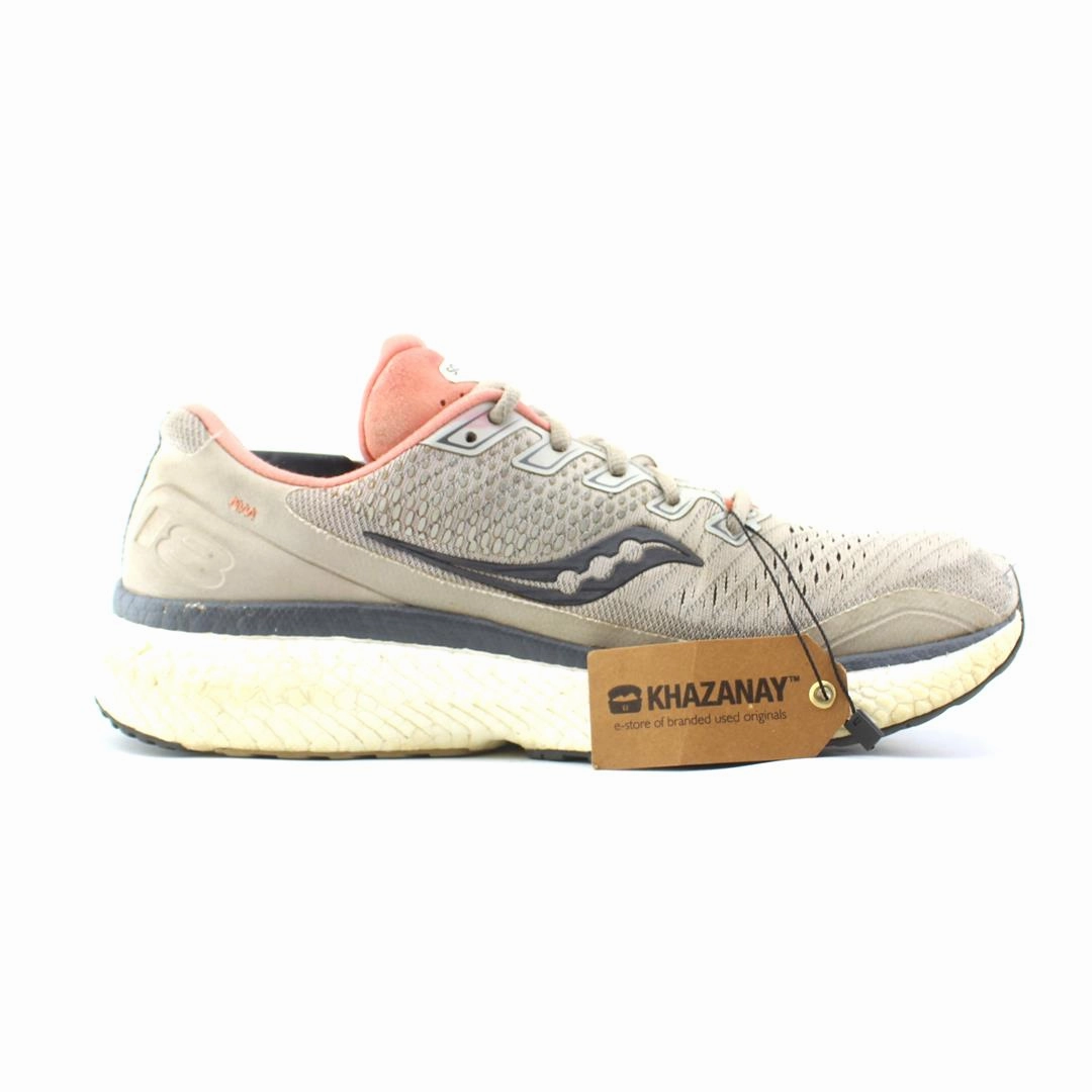 SAUCONY TRIUMPH 18 Saucony running shoe close-ups