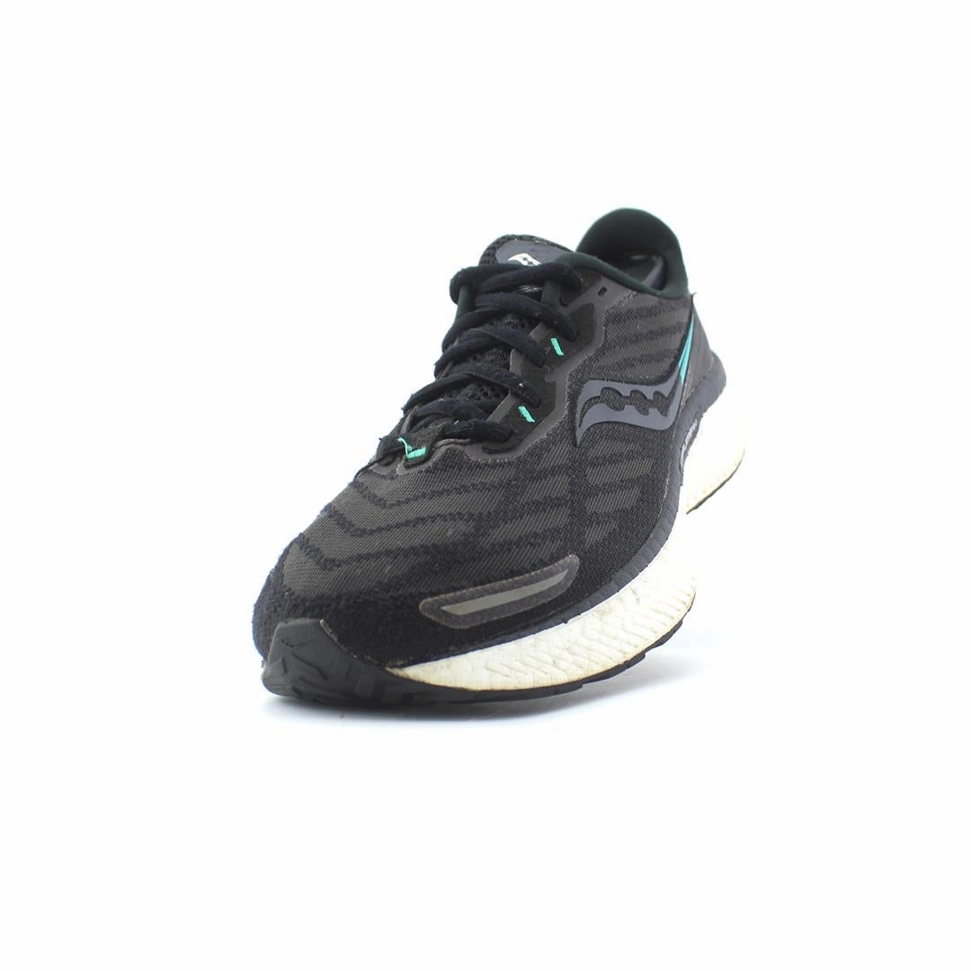 SAUCONY TRIUMPH 19 Saucony casual footwear looks