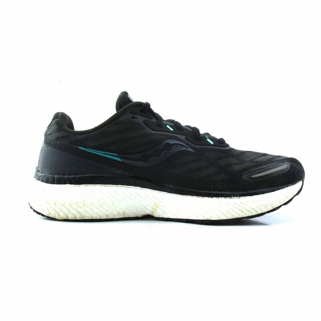 SAUCONY TRIUMPH 19 Saucony running shoe close-ups