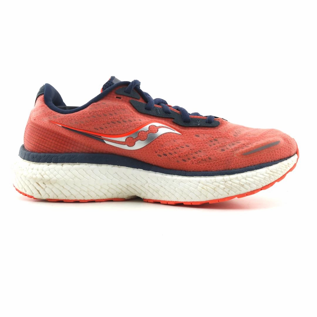 SAUCONY TRIUMPH 19 Saucony running shoe close-ups