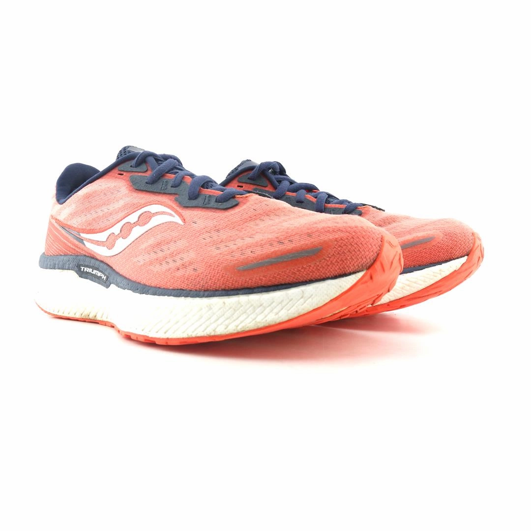 SAUCONY TRIUMPH 19 Saucony running shoe close-ups