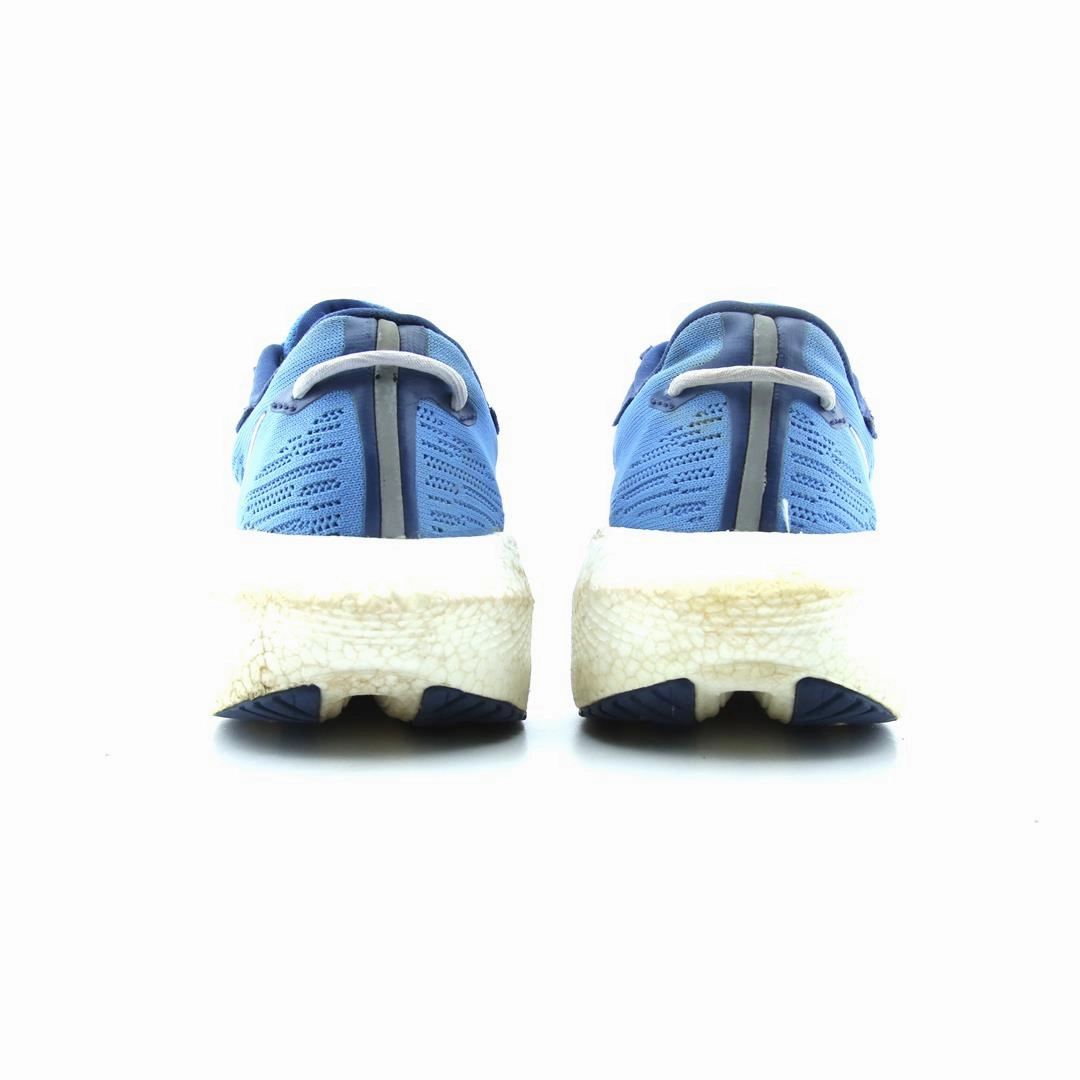 SAUCONY TRIUMPH 21 Saucony running shoe close-ups