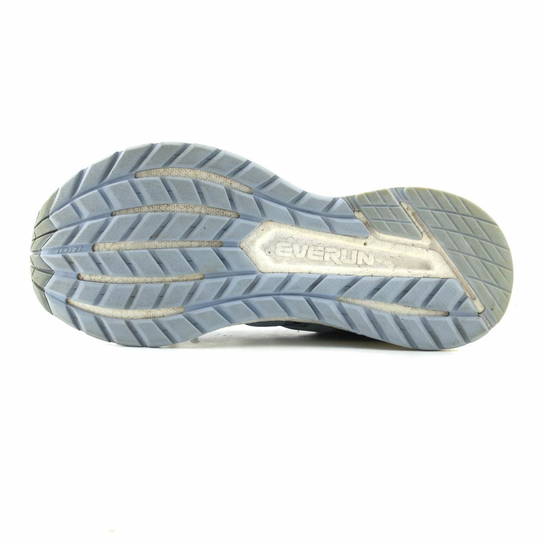 SAUCONY TRIUMPH ISO 4 Saucony casual footwear looks