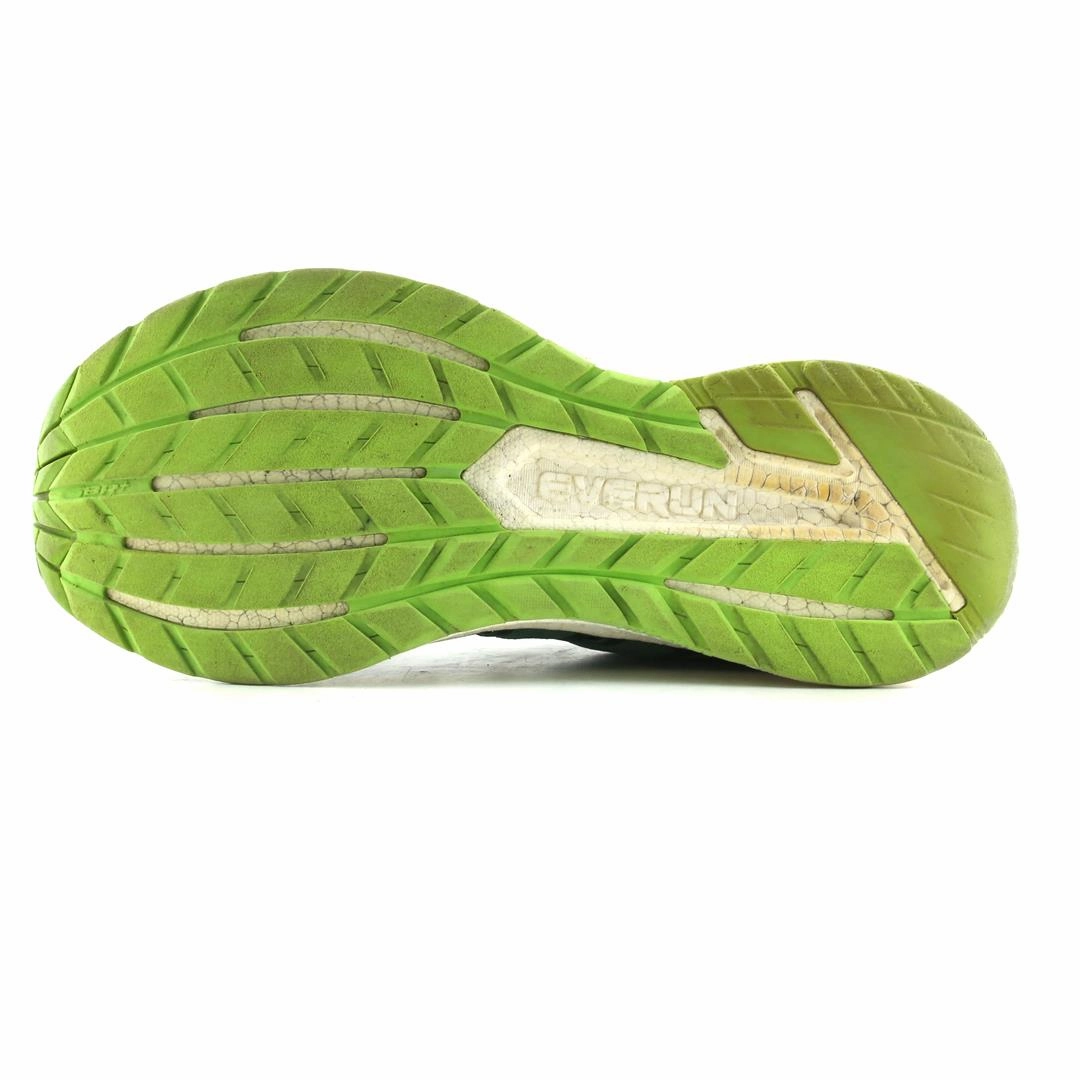 SAUCONY TRIUMPH ISO 4 Saucony casual footwear looks