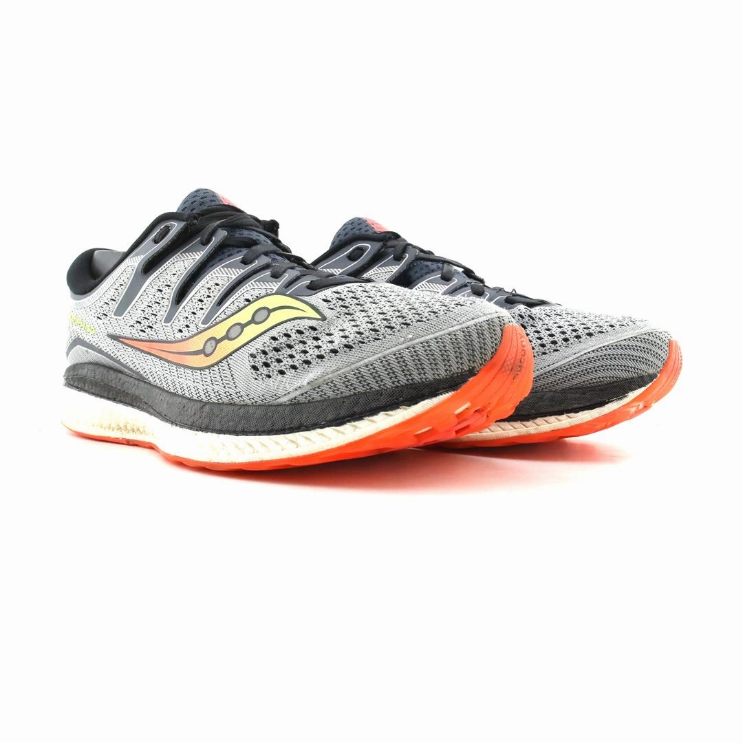 SAUCONY TRIUMPH ISO 5 Saucony casual footwear looks