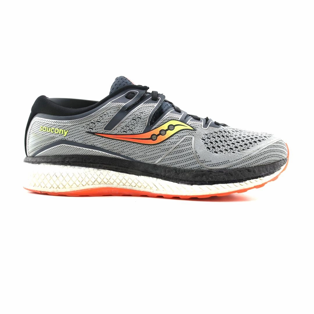 SAUCONY TRIUMPH ISO 5 Saucony casual footwear looks