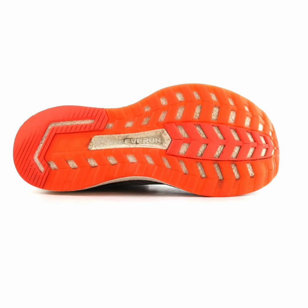 SAUCONY TRIUMPH ISO 5 Saucony casual footwear looks