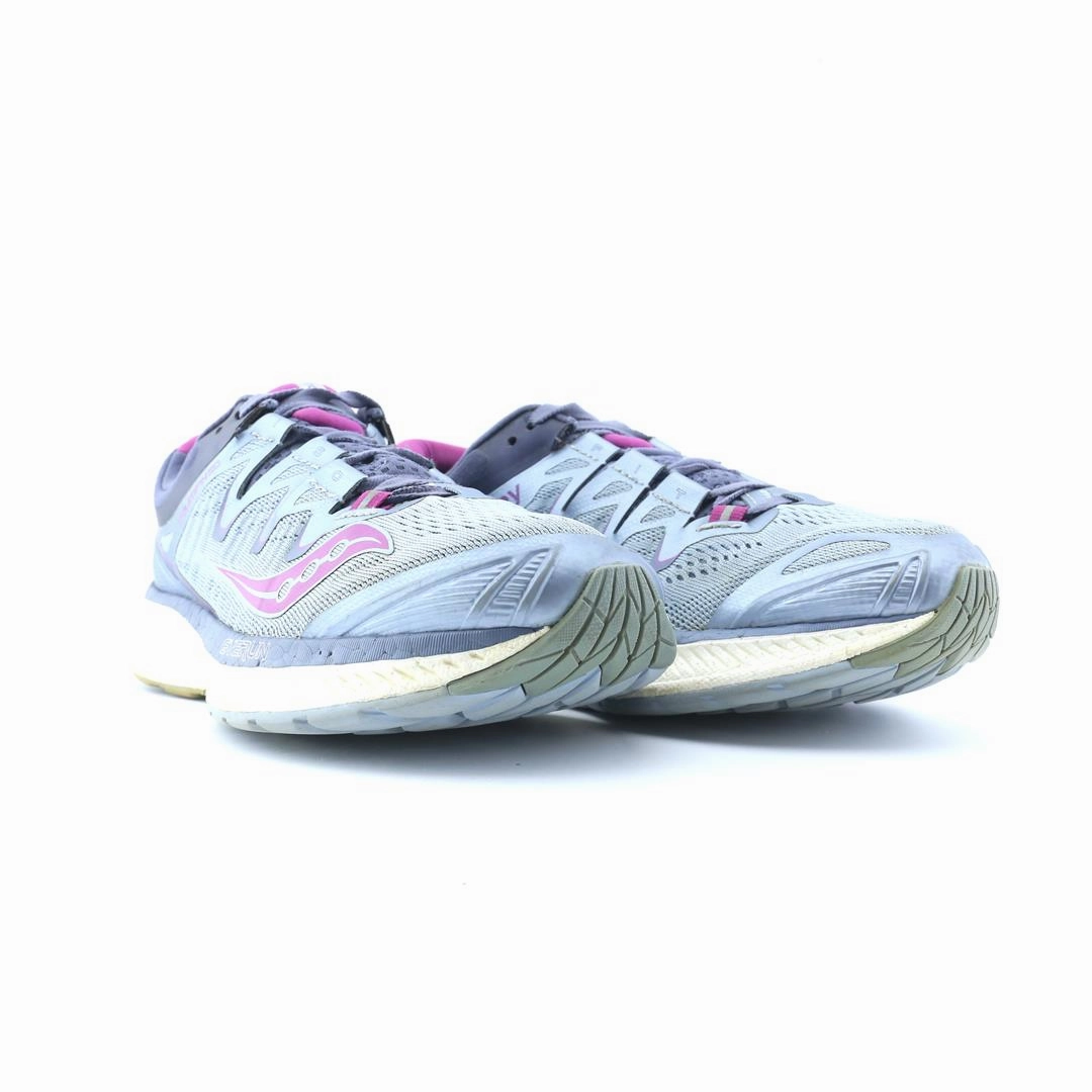 SAUCONY TRIUMPH ISO Saucony running shoe close-ups