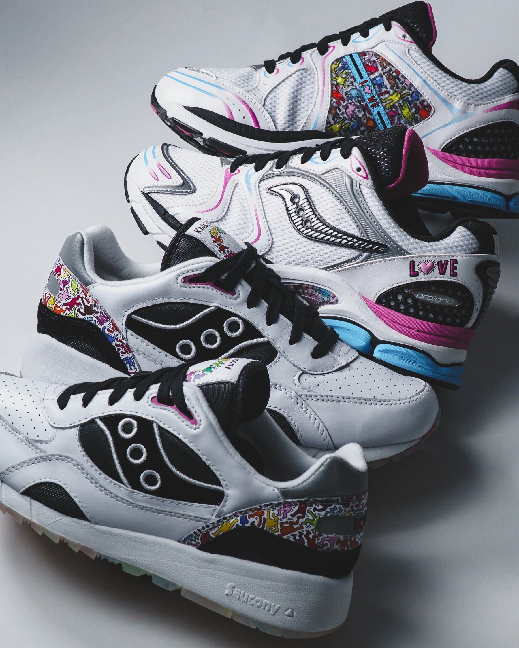 Saucony x Keith Haring Men Shadow 6000 White Black S70973-1 Saucony high-speed running shoes