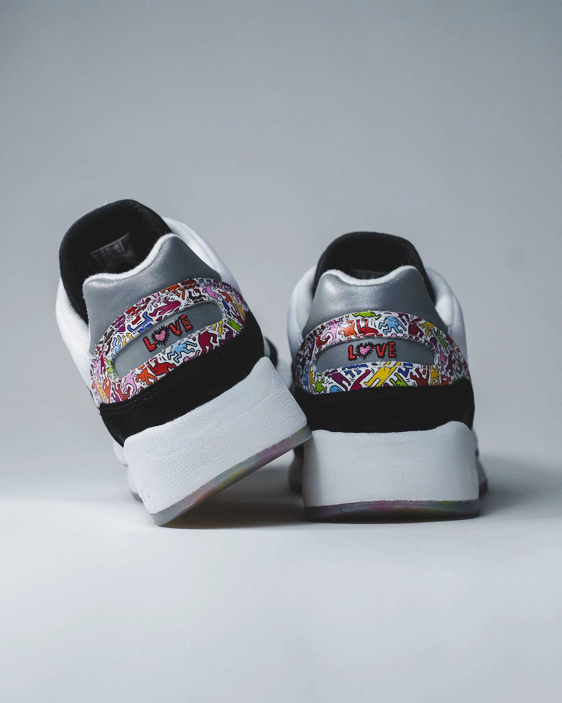 Saucony x Keith Haring Men Shadow 6000 White Black S70973-1 Saucony high-speed running shoes