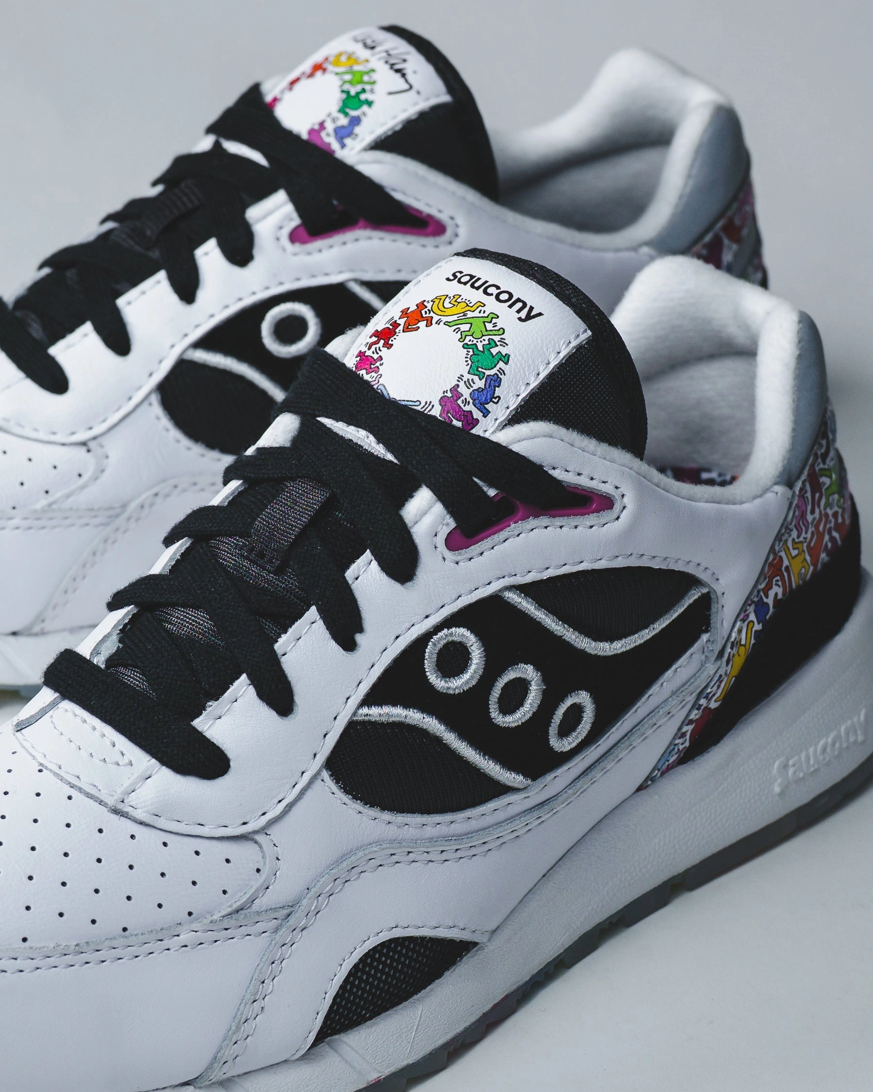 Saucony x Keith Haring Men Shadow 6000 White Black S70973-1 Saucony high-speed running shoes
