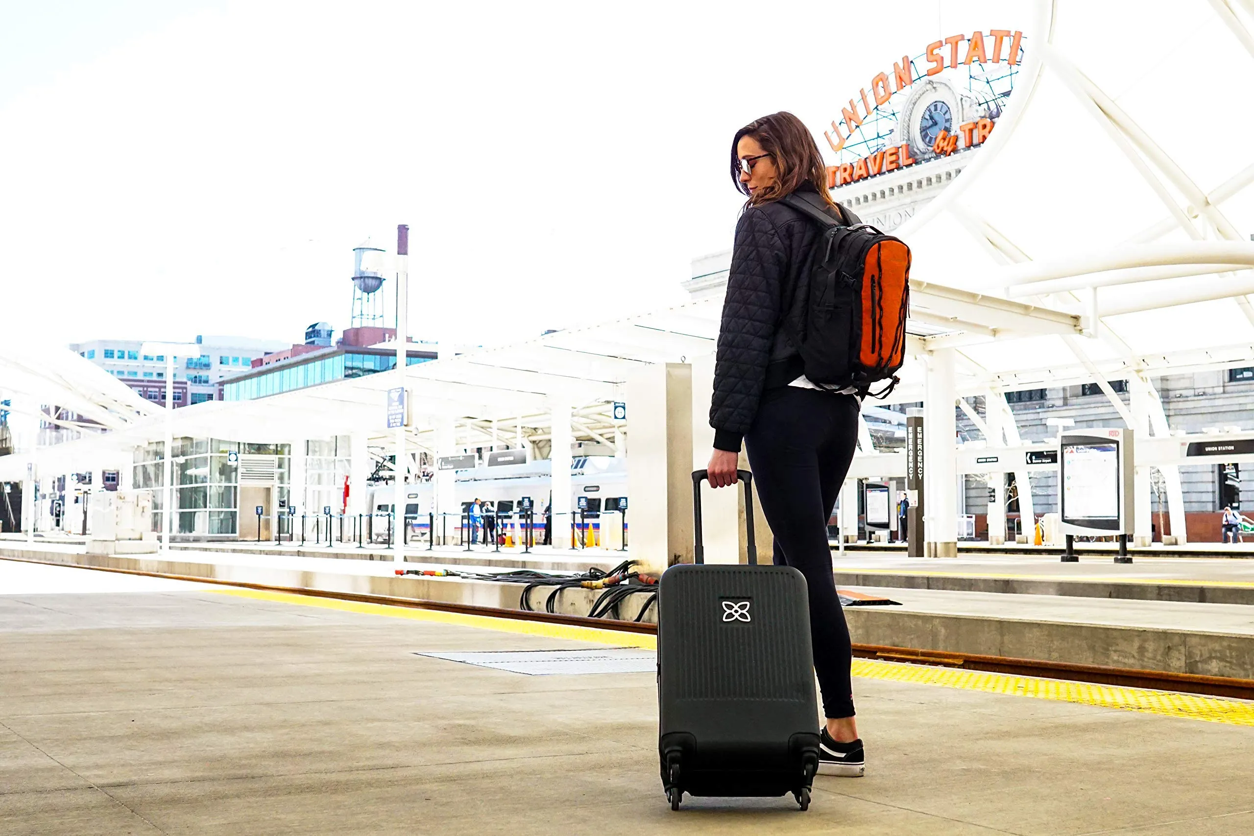 Sherpani Meridian Crushproof 22" Inch Carry on Expandable Luggage Bags Sherpani