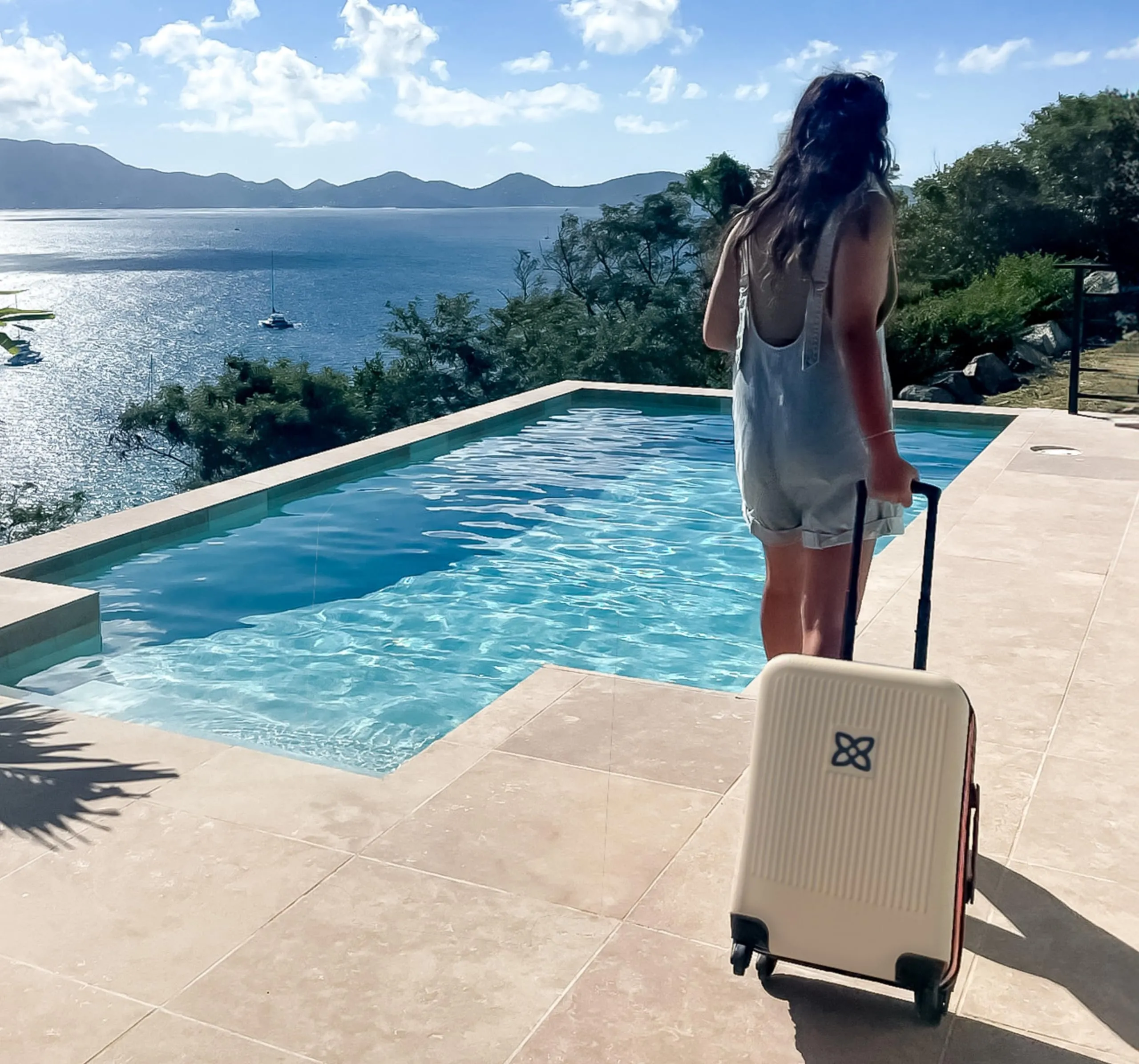 Sherpani Meridian Crushproof 22" Inch Carry on Expandable Luggage Bags Sherpani